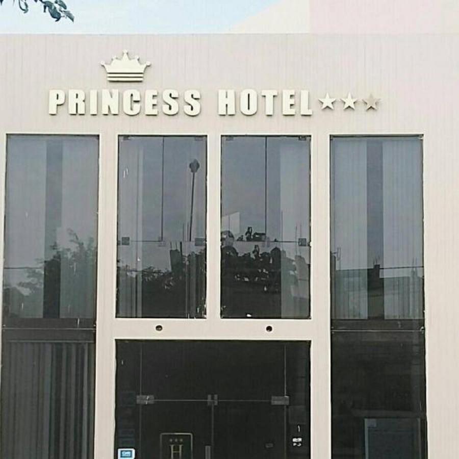 איקה Hotel Princess מראה חיצוני תמונה